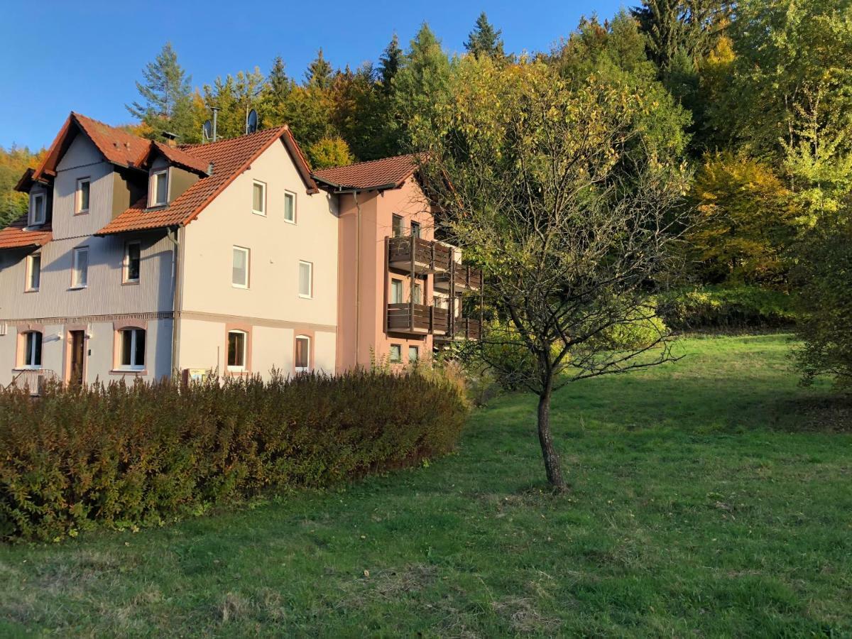 Готель Zum Waldfrieden Neuhof  Екстер'єр фото
